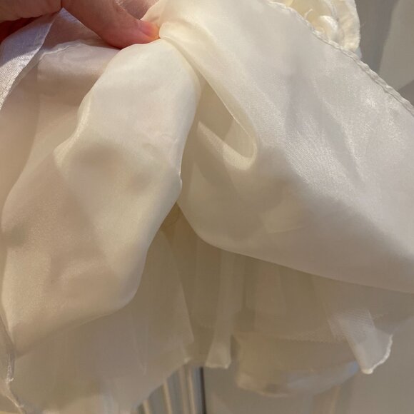 NWOT ivory baby girl evening gown - Picture 4 of 6